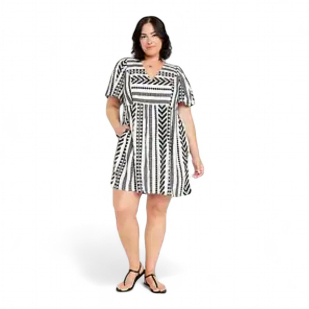 Old Navy Black & White Geometric Mini Dress